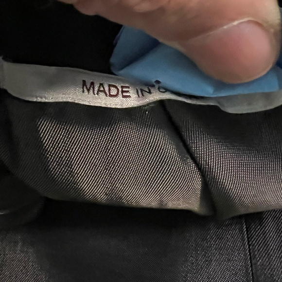 Beautiful, Hickey Freeman Men's Black Suit - Picture 5 of 9